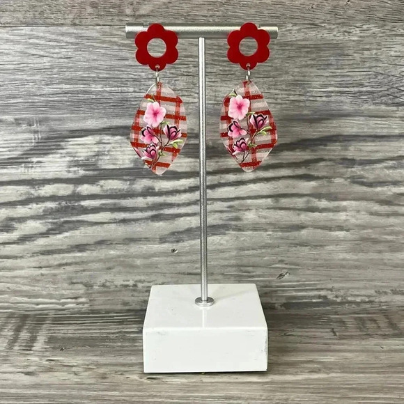 Acrylic Flatback Red Floral Dangle Earrings - Picture 6 of 8